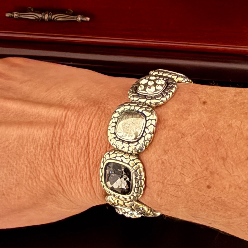Elegant Silver Stretch Bracelet
